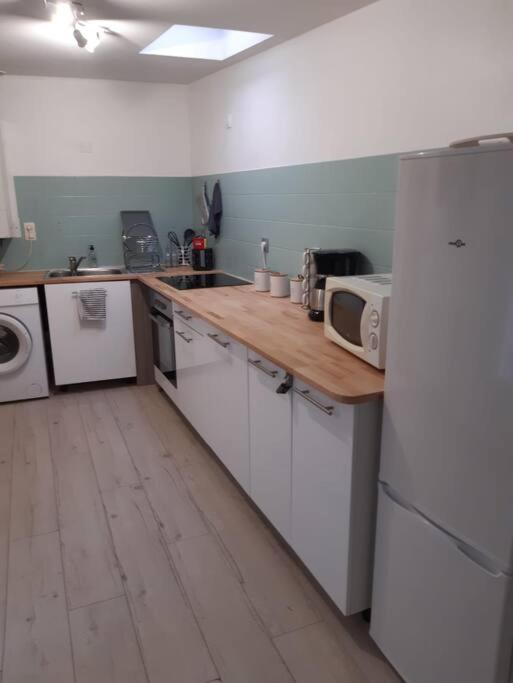 Charmante Maison Renovee, Proche Lac Et Centre-Ville LʼIsle-Jourdain エクステリア 写真