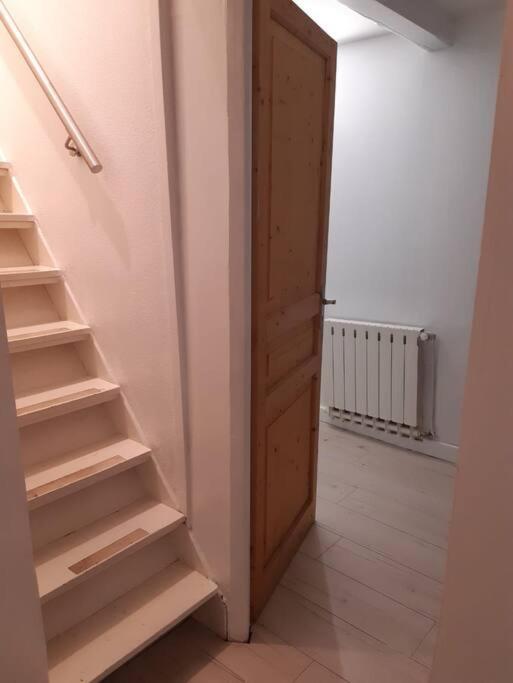 Charmante Maison Renovee, Proche Lac Et Centre-Ville LʼIsle-Jourdain エクステリア 写真