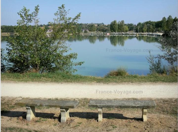 Charmante Maison Renovee, Proche Lac Et Centre-Ville LʼIsle-Jourdain エクステリア 写真